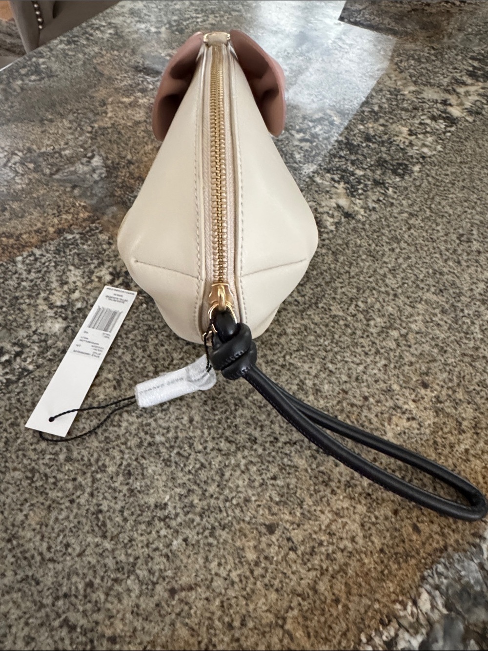 Marc Jacob’s Leather Mouse Crossbody Bag - Discontinued And Hard To Find - Picture 3 of 7